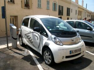 La croissance de la mobilité bas-carbone se poursuit en France. Même pendant la crise du Covid-19, les ventes de véhicules électriques ont poursuivi leurs hausses