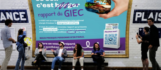 reveil consciences metro affiche dernier rapport giec - SocialMag