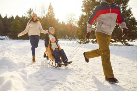 Aides vacances CAF 2025 : un coup de main pour les familles modestes