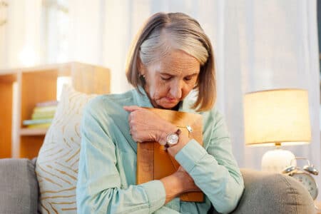 Comprendre l'allocation veuvage : un coup de main pour les conjoints survivants
