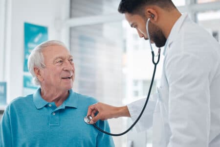 Bien choisir sa mutuelle à la retraite : un enjeu majeur pour les seniors