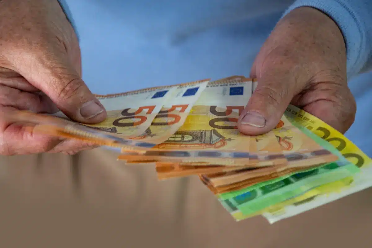 La "Prime Senior" : une nouvelle motivation pour continuer à bosser en France
