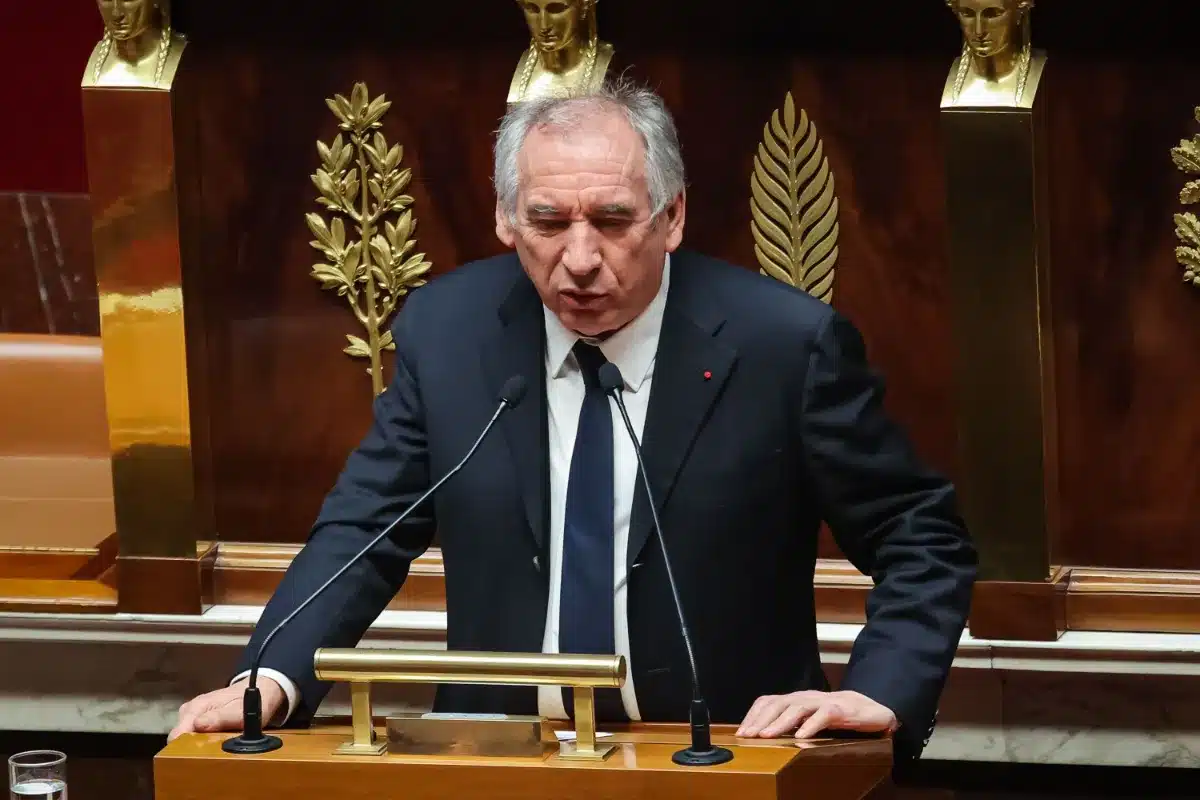 Vers une réforme des retraites sans âge légal : la proposition audacieuse de Gabriel Attal