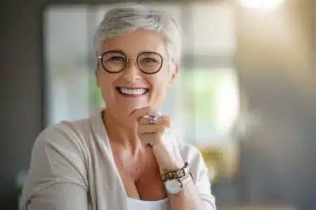 Corinne, une auxiliaire de vie passionnée face aux défis de la retraite