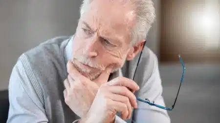 La cour des comptes renforce les vérifications sur les retraités expatriés et ceux qui cumulent emploi et pension