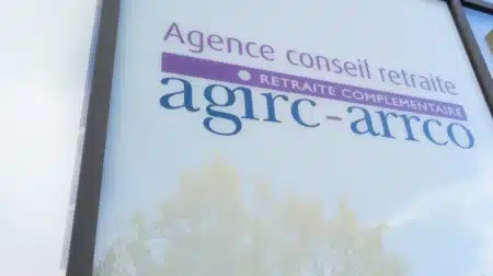 Comprendre le malus de 10 % sur la pension Agirc-Arrco : enjeux et solutions