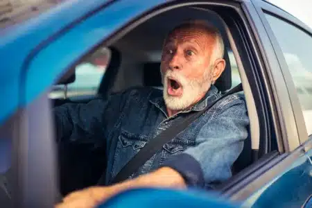 À quel âge les seniors devraient-ils arrêter de conduire ?