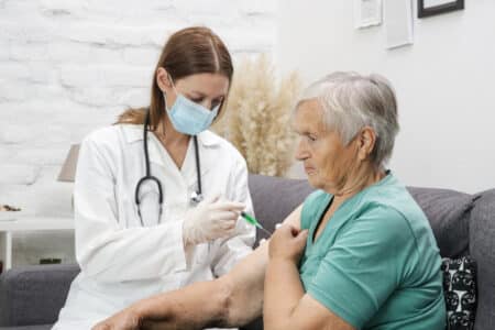 Vaccination contre la grippe en Ehpad : l’obligation rejetée par les députés
