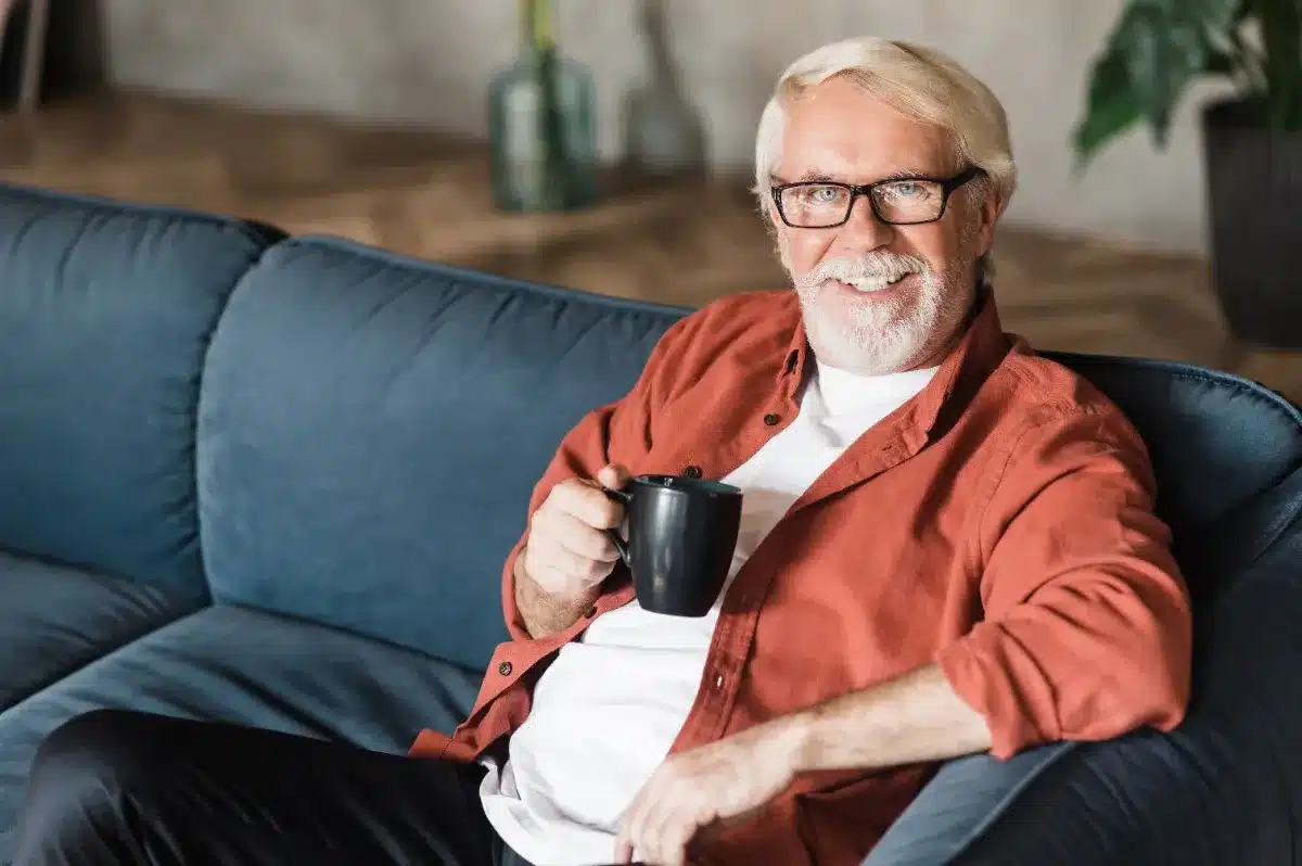 Il pensait profiter de sa retraite à 55 ans… 32 ans plus tard, il regrette tout