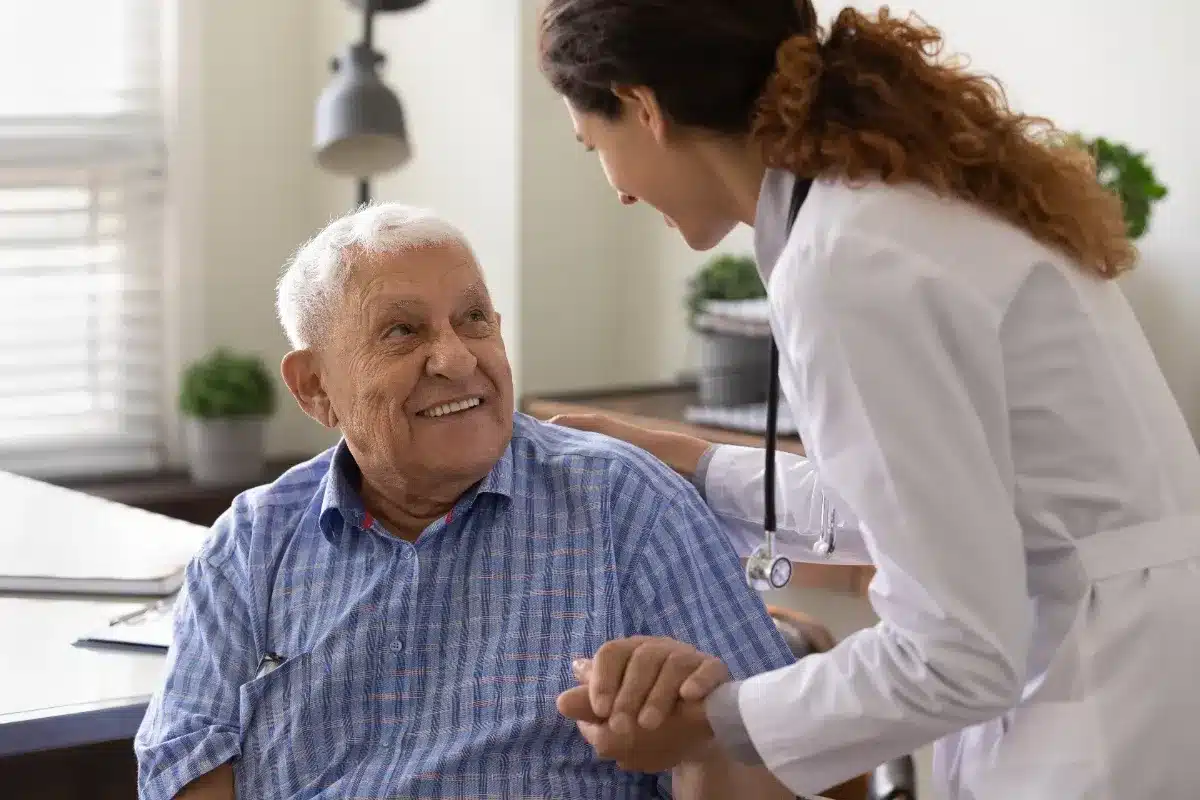 Ils pensaient pouvoir rester à domicile… puis ils ont découvert le vrai coût du vieillissement