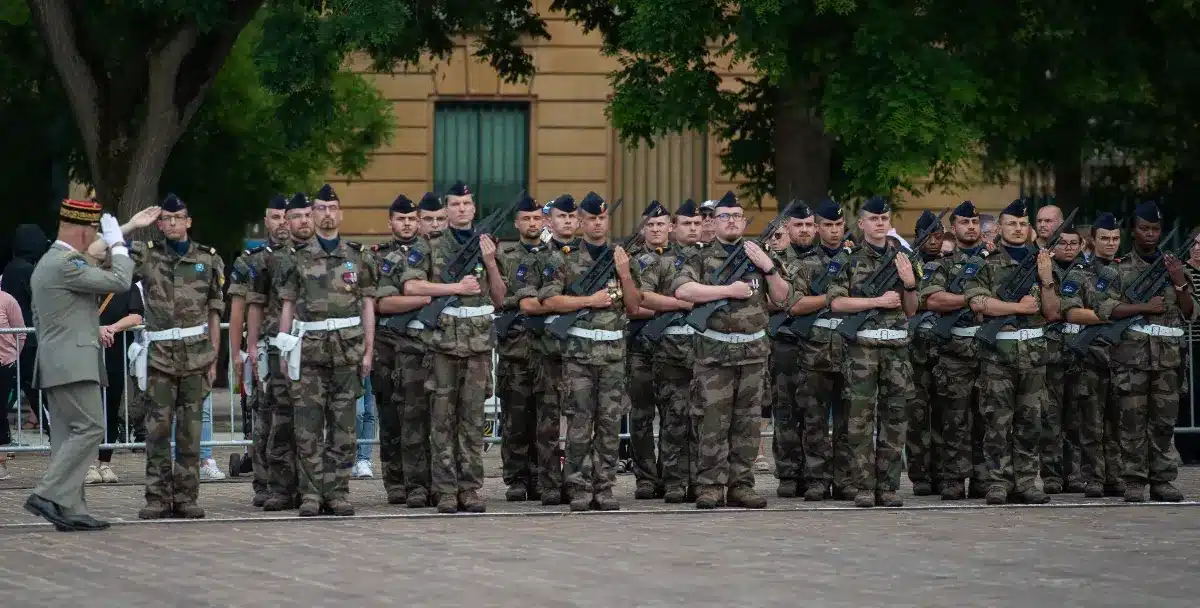 Service militaire : ce détail méconnu peut vous offrir 4 trimestres de retraite en plus