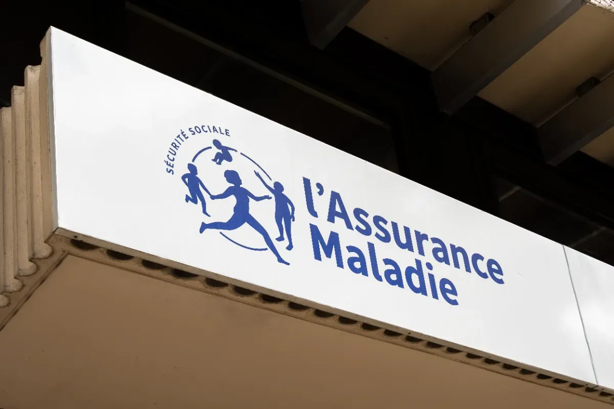 « Ce SMS n’est pas une arnaque » : pourquoi l’Assurance maladie va surprendre des millions de Français