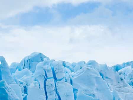 Antarctique : pourquoi certaines régions perdent leur glace plus vite