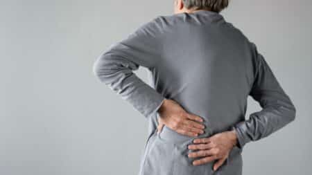 Calculs rénaux : une approche complète remplace la simple consommation d’eau