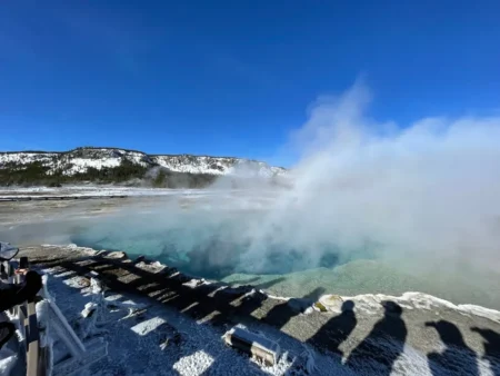 Pourquoi de plus en plus de retraités choisissent ce village thermal en pleine cordillère plutôt qu'une croisière à 3 000€