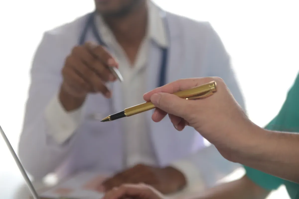 Mauvaise nouvelle pour les salariés en longue maladie : le gouvernement impose un plafond aux arrêts dès le 1er septembre 2026