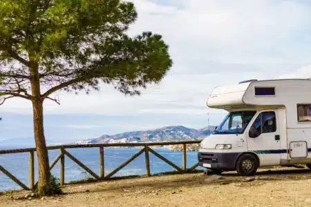 « C'est en place depuis janvier 2026 » : ce pays européen interdit les camping-cars sur ses routes et des milliers de Français l'ignorent avant les ponts de mai