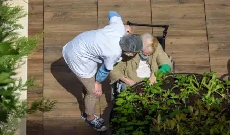 Pourquoi le gouvernement veut faire disparaître le mot Ehpad : derrière le changement de nom, ce que ça change concrètement pour vos proches