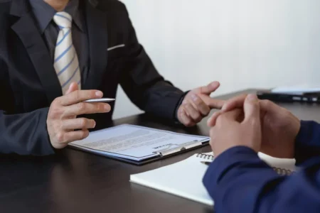 Pas de vacances pendant 25 ans : cet employé a cumulé 820 jours de congés non pris et vient de recevoir près de 450 000 euros d'indemnisation