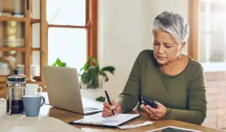 Cette case oubliée sur la déclaration d'impôts peut rapporter 300 € aux retraités : même les agents du fisc admettent qu'elle passe inaperçue