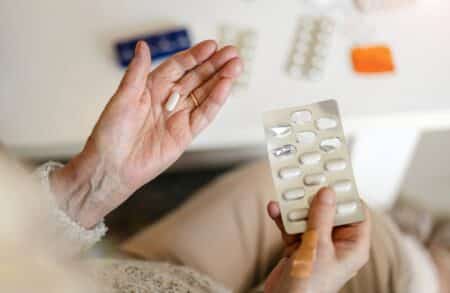 Alzheimer : des traitements autorisés mais jugés peu efficaces