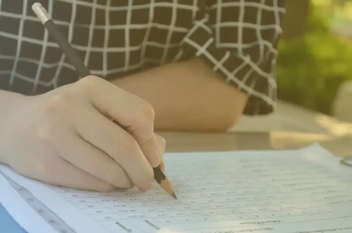 Bac et brevet 2026 : des milliers d'élèves n'auront aucune épreuve à passer, seul le contrôle continu décidera de leur sort
