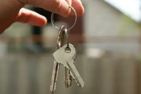Ce village de 40 habitants offre un logement gratuit, mais la contrepartie surprend