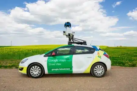 La voiture Google Street View ne passe pas par hasard : comment connaître sa date de passage dans votre rue