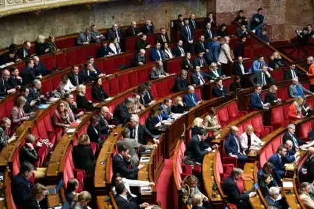 Mauvaise nouvelle pour les chômeurs : la loi sur la fraude sociale vient d'être adoptée, et elle permet désormais de suspendre vos allocations sans délai