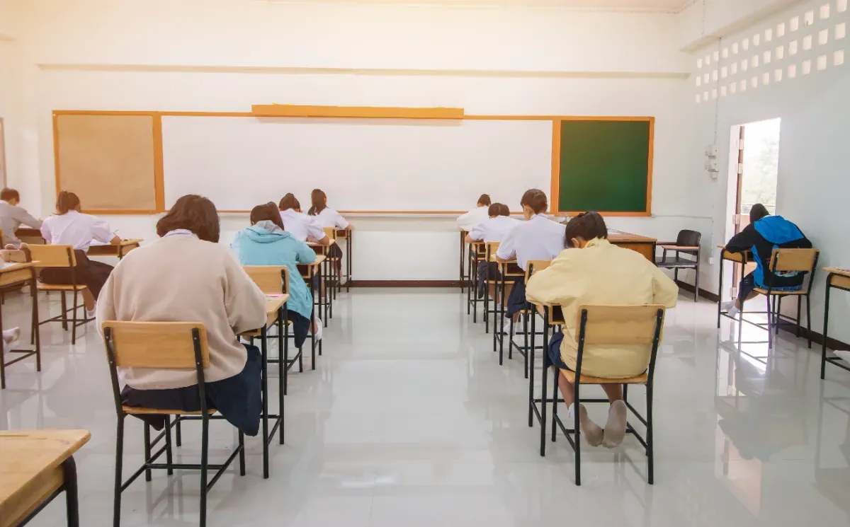 « C'est un crime de guerre » : plus de 20 000 lycéens signent une pétition en 48 h pour exiger une enquête sur un examen