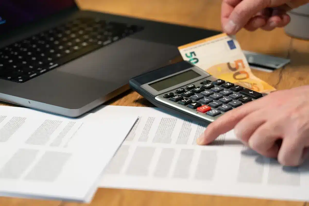 Retraites Agirc-Arrco : 30 000 personnes reçoivent un rappel de pension inattendu, certains découvrent qu'on leur devait plusieurs centaines d'euros