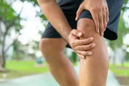 Pourquoi votre corps vous réveille avec des crampes violentes dès qu'il fait chaud, même sans avoir bougé de la journée