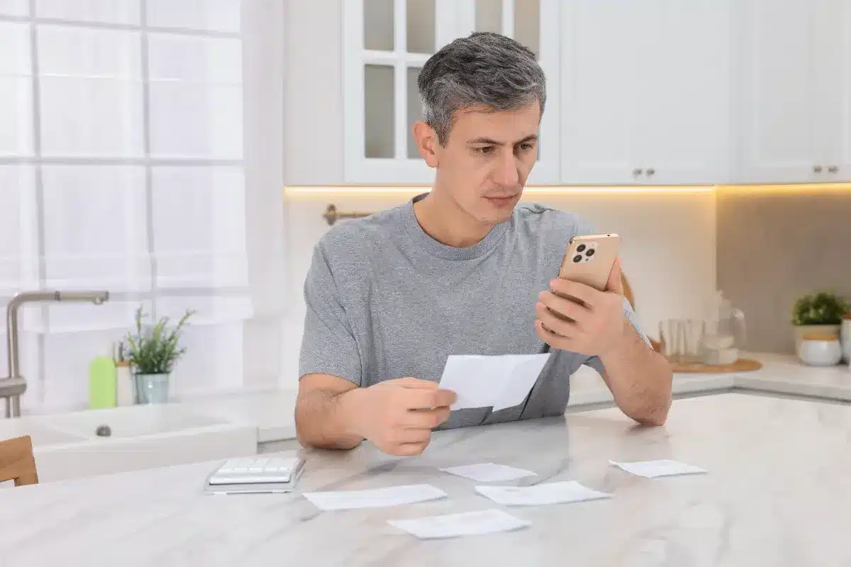 Si le numéro qui vous appelle commence par ces 4 chiffres, raccrochez : les opérateurs confirment que c'est du démarchage abusif