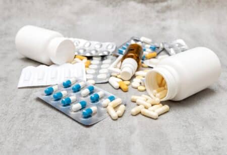 Médicaments : pourquoi des milliers de tonnes finissent encore à la poubelle chaque année en France