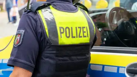 Un garçon de 11 ans prend le volant pour conduire son père acheter de la bière : la police d'Oberkrämer n'en revient toujours pas