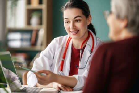 Remboursement des soins : les Français risquent-ils de payer davantage pour se soigner ?