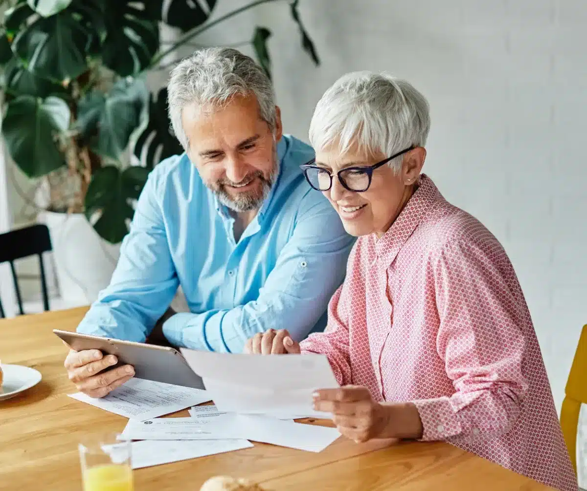 Retraite en janvier 2027 : le niveau de revalorisation estimé des pensions de base surprend, et beaucoup de retraités ne s'y attendent pas