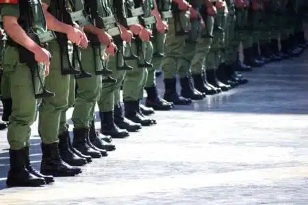 Les Forces armées confirment : le service militaire obligatoire d'un an commence pour les jeunes nés en 2008, ils toucheront le salaire minimum