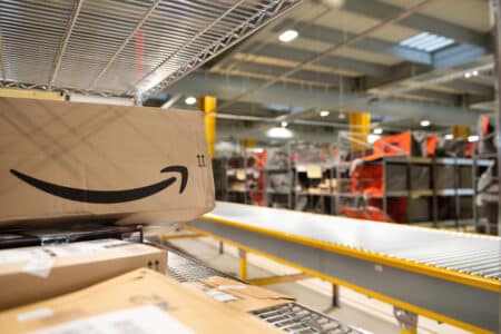 Amazon : la firme annonce l'installation de 3 nouveaux sites logistiques en France