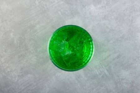 Menthe à l'eau trop verte : pourquoi devriez-vous les éviter ?