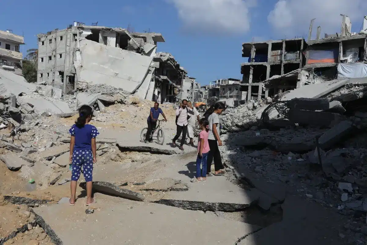 Reconstruction de Gaza : pourquoi certains diplomates doutent déjà que les 900 millions promis à Bruxelles arrivent un jour sur le terrain