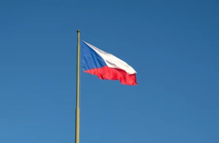 La France exprime « son profond regret » après la réintégration des Russes aux JO 2028 : les diplomates n'excluent pas un boycott partiel