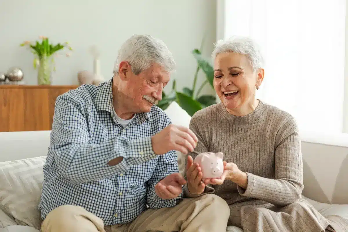 Votre caisse de retraite propose des aides financières gratuites que 8 retraités sur 10 ne réclament jamais : voici comment en profiter