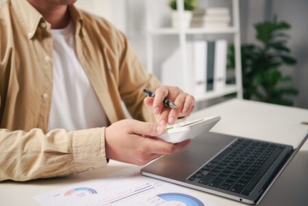 Frais de saisies : 20 millions de comptes ponctionnés, des milliers de foyers fragilisés