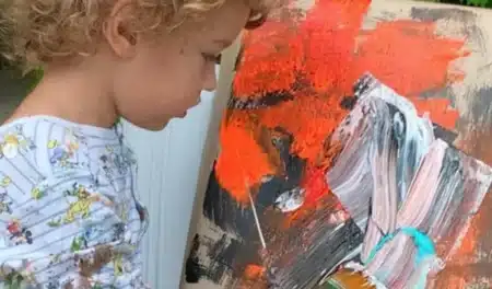 10 mois et 7 jours : un bébé espagnol devient l'artiste masculin le plus jeune du monde