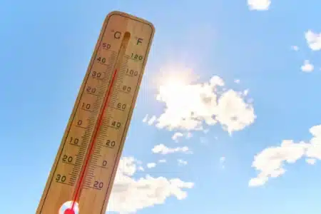 Alerte canicule : 12 départements passe en vigilance orange ce samedi et elle risque de durer longtemps