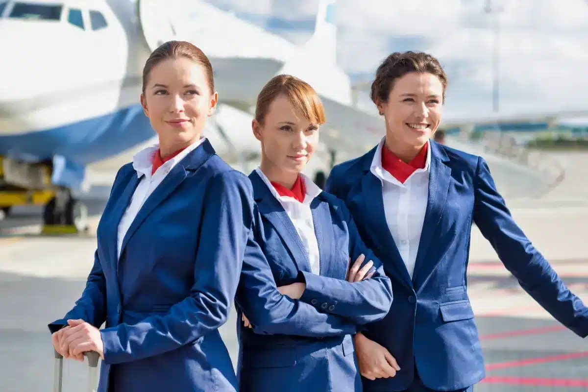 « Ce n'est pas par politesse » : quand une hôtesse de l'air vous dit bonjour à l'embarquement, elle vous évalue en quelques secondes