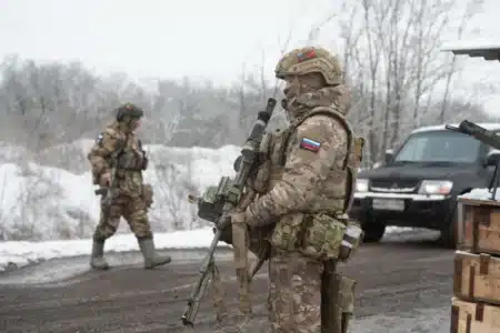 Ces Russes épousent des soldats envoyés au front pour toucher l'indemnité de décès : les « veuves noires » qui font scandale en Russie