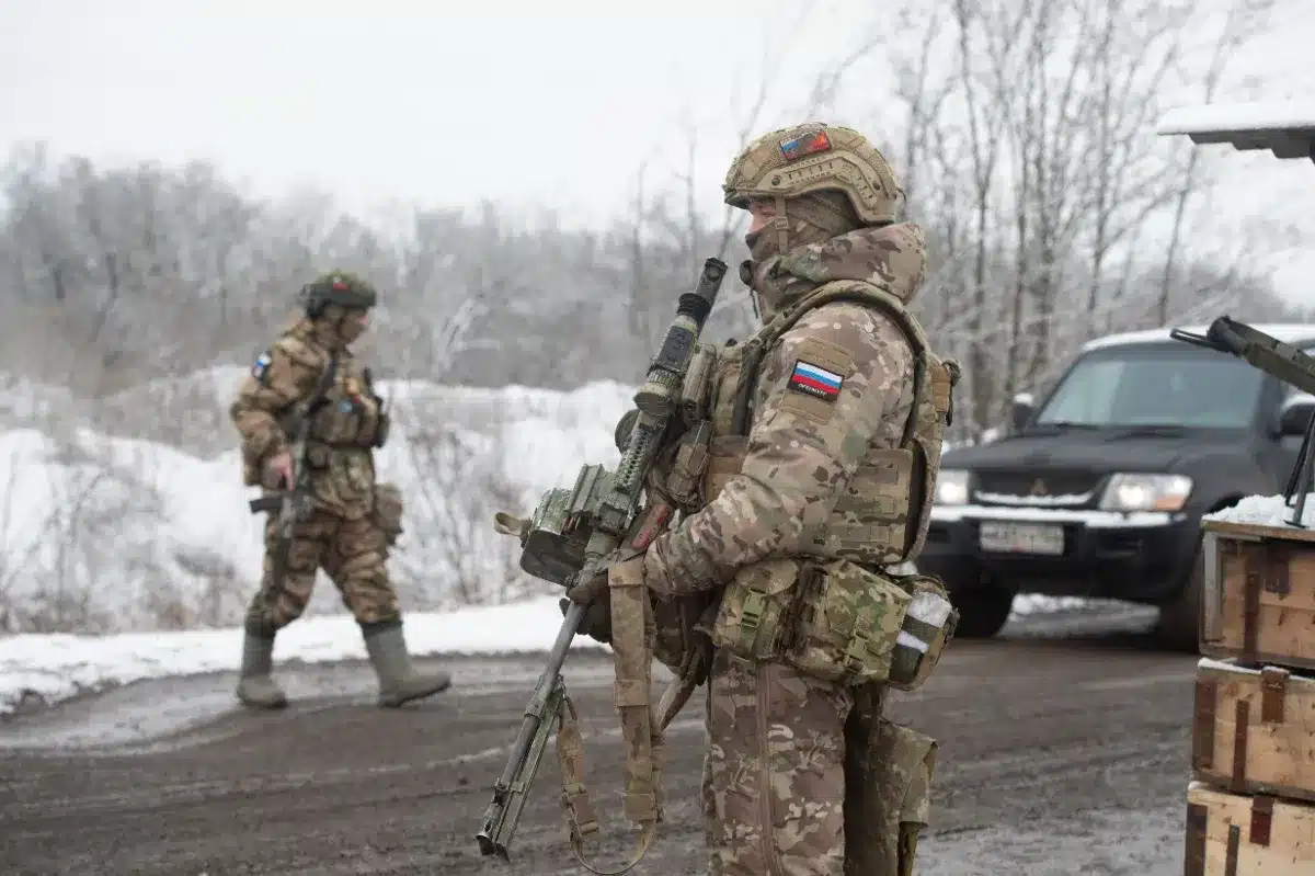 Ces Russes épousent des soldats envoyés au front pour toucher l'indemnité de décès : les « veuves noires » qui font scandale en Russie