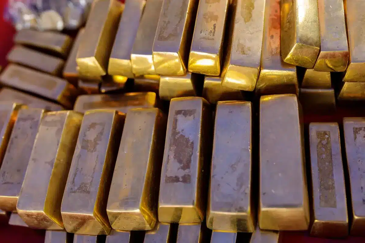 Des ouvriers cassent un mur et tombent sur un trésor en or à 9 millions d'euros : « une somme d'argent colossale »
